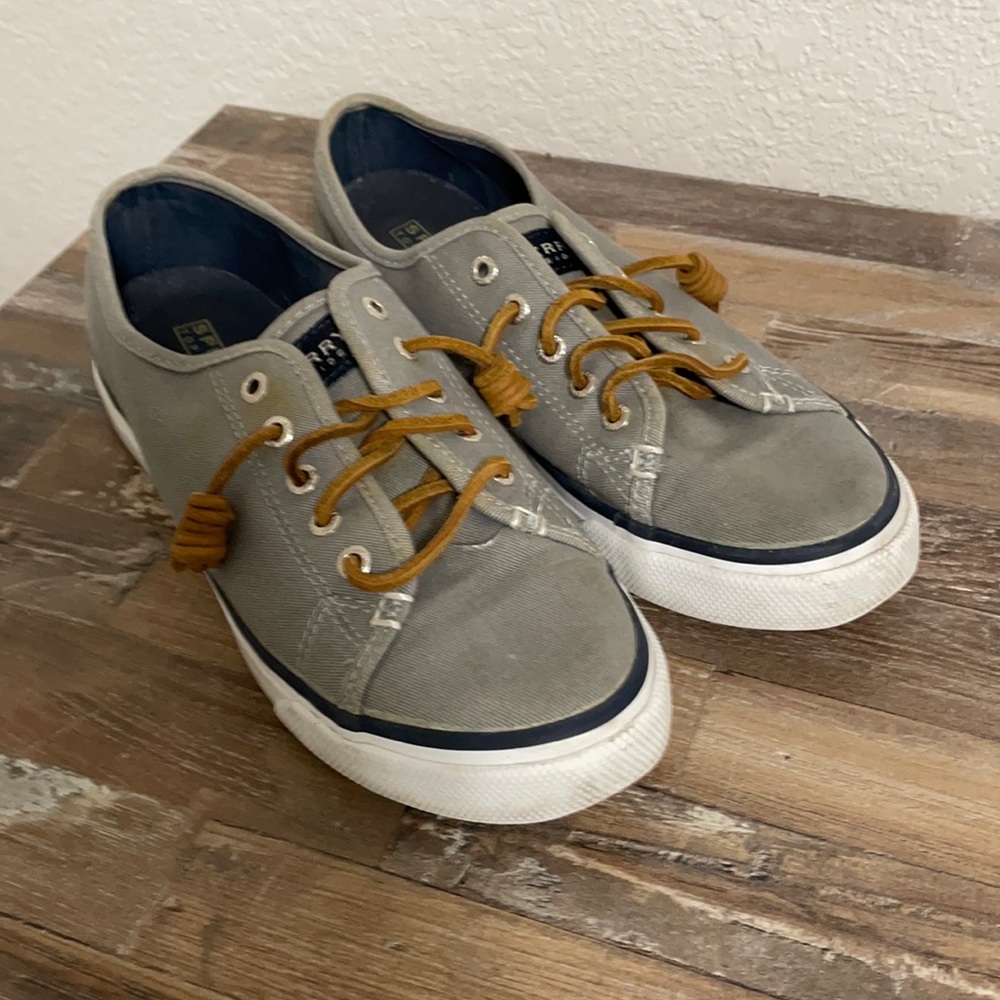 Sperry shoe size 7